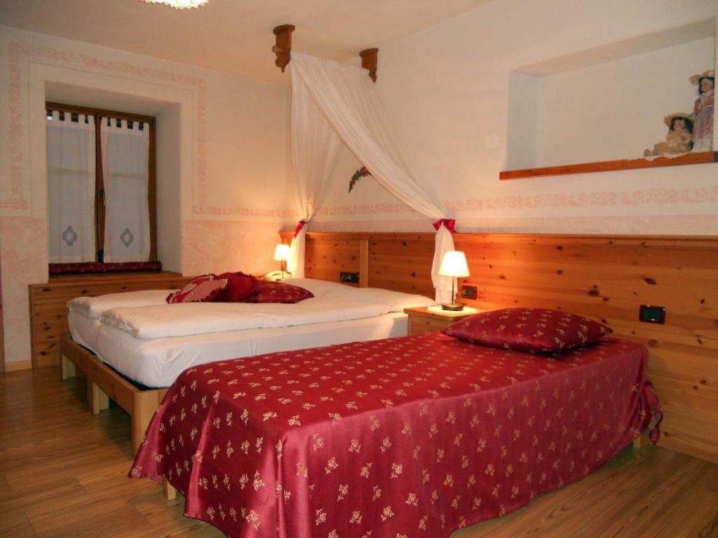 Hotel Garni Salvanel Cavalese Rum bild